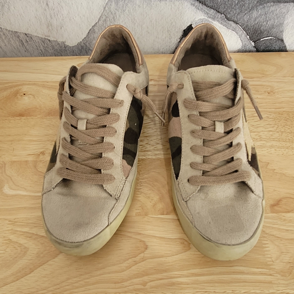 ShuShop Taupe Camo Sneakers with Gold Star - Picture 3 of 4